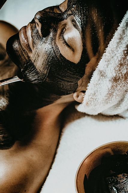 Trattamento viso in cabina estetista